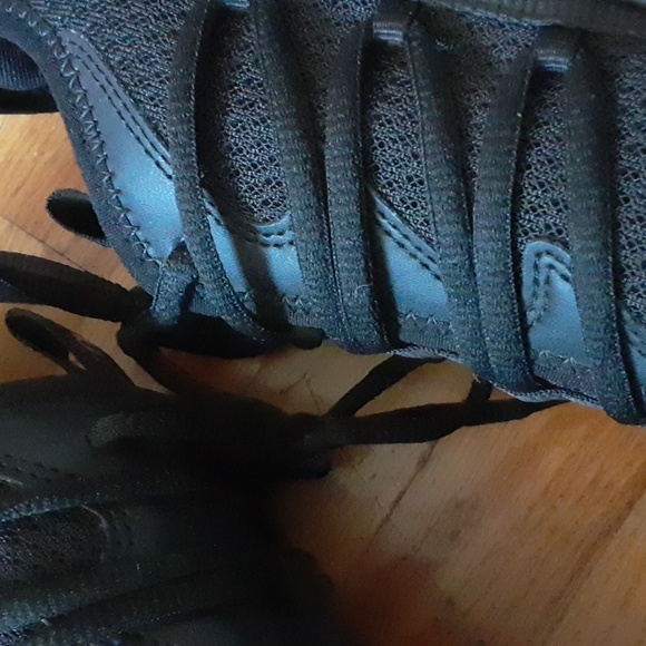 Puma shoes - Picture 3 of 9